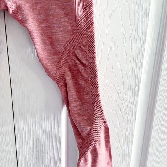 Alphalete Aero Leggings in Rose Pink - Picture 6 of 11